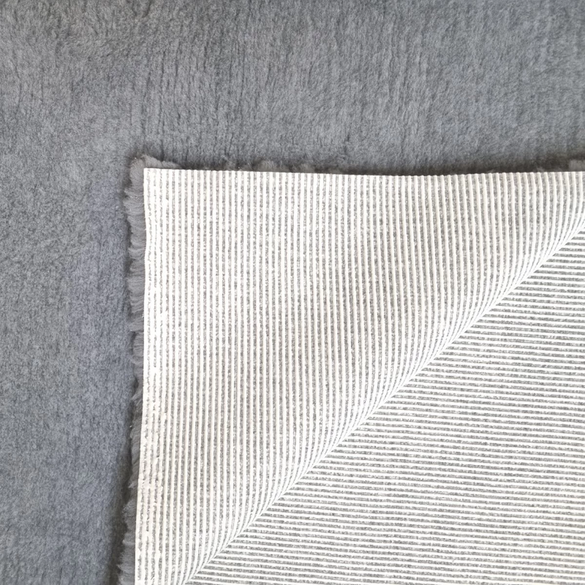 Vetbed Grijs Effen - Antislip Hondenmat - Hondenbed - Hondenmatras - Benchmat - 100 X 75 CM - Machine Wasbaar - Afbeelding 3