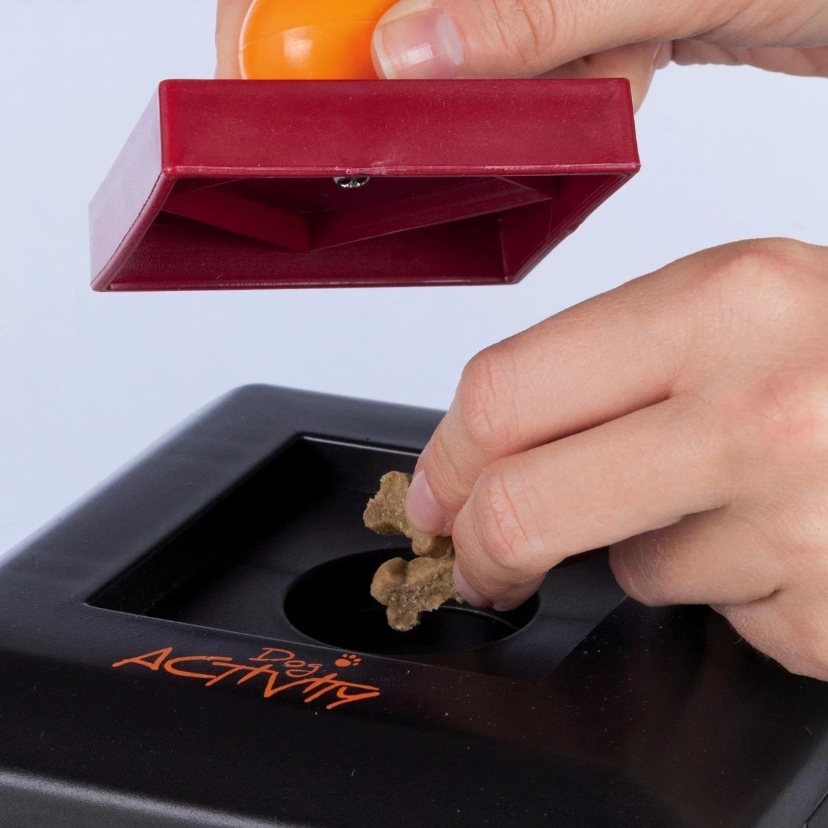 Trixie Dogtoy Dog Activity Strategy Game Gamble Box - Piepend Speelgoed - 15cm X 15cm X 9cm - Zwart/rood/oranje - Afbeelding 10